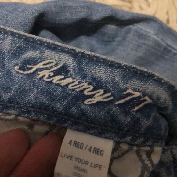 AE Skinny Jean-Heavily Distressed-Sz 4R - Picture 9 of 16